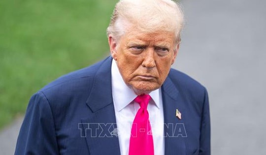 Tổng thống Mỹ Donald Trump bị suy tĩnh mạch