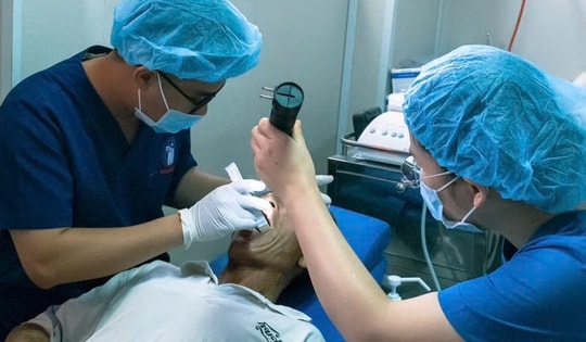 TPHCM vinh danh y bác sĩ tham gia chăm sóc sức khỏe quân dân Trường Sa