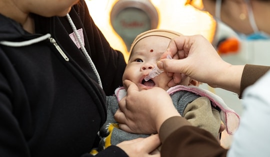 Chiến dịch 'Bảo vệ bé từ những bước đầu tiên' xây dựng niềm tin của cộng đồng vào vaccine, đặc biệt ở vùng xa