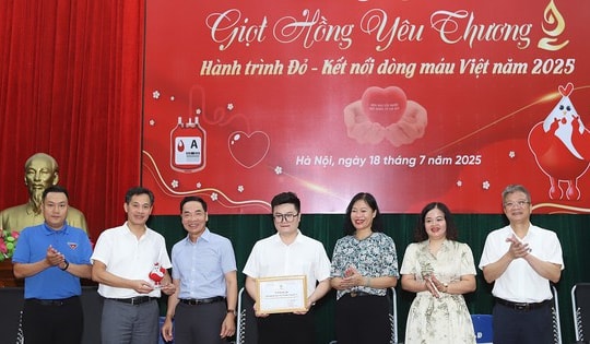 Tuổi trẻ Bộ Y tế hiến máu tình nguyện 'Giọt hồng yêu thương'
