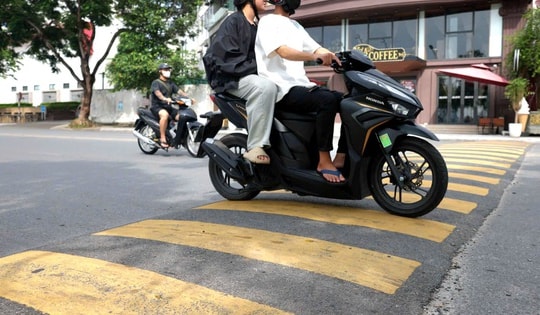 Cận cảnh con đường 'độc lạ' 350m có tới 17 gồ, gờ ở Phú Thọ