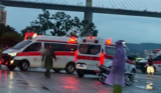 Bộ Y tế đề nghị tập trung tối đa điều trị cho nạn nhân vụ lật tàu du lịch tại Quảng Ninh