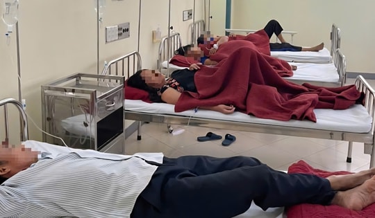 Sau khi ăn giỗ, 9 người nhập viện