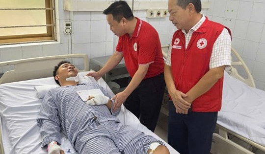 TƯ Hội Chữ thập đỏ Việt Nam hỗ trợ các nạn nhân trong vụ lật tàu trên vịnh Hạ Long