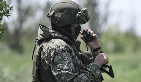 Lính Nga phát hiện mìn chống tăng Ukraine giấu trong... thân cây