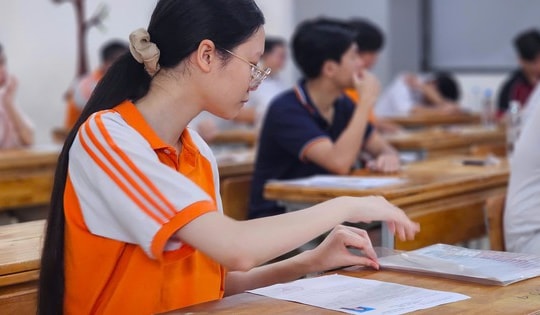 Kỳ thi tốt nghiệp THPT 2025: Phổ điểm - phép thử năng lực và bài học cho từng môn