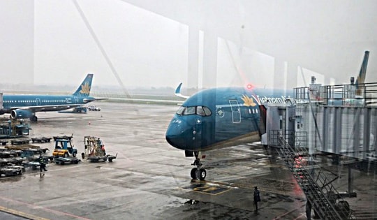 Hai cảng hàng không tạm dừng khai thác bay vì bão số 3