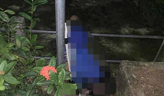 Bé gái bị điện giật tử vong khi chơi tại sân bóng thôn