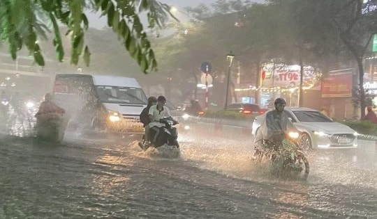 Hà Nội có thể mưa trên 300mm, gió giật cấp 7–8 do ảnh hưởng bão số 3