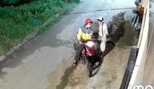 Người đàn ông tàn tật bị giật 100 tờ vé số, hoàn cảnh khiến ai cũng xót thương