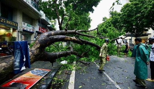 Bão số 3 áp sát, Hà Nội triển khai khẩn cấp phương án đảm bảo ATGT, xử lý nhanh ngập úng
