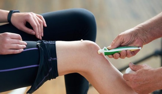 Thuốc giảm đau tại chỗ trị bong gân và căng cơ