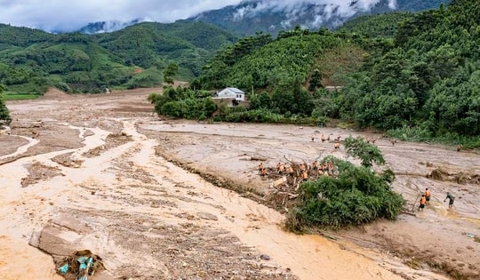 Các lưu ý quan trọng để giữ an toàn khi có lũ quét, sạt lở đất