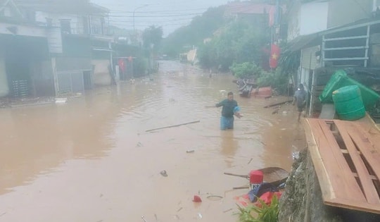 Lũ về chưa từng thấy ở Nghệ An, gần mức kỷ lục 5.000 năm xảy ra 1 lần