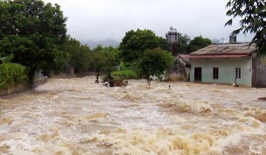 Thủ tướng: Ứng phó khẩn cấp với lũ trên lưu vực sông Cả