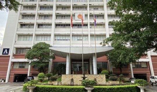 Danh sách tập thể, cá nhân ngành y tế được đề nghị khen thưởng Huân chương Lao động hạng Nhì, Ba