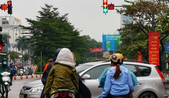Hà Nội: Đèn giao thông gặp sự cố, liên hệ số nào để phản ánh?