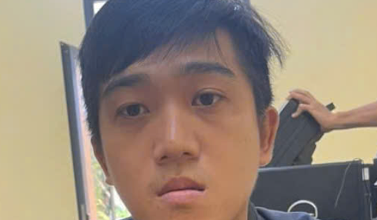 Vờ xin nước uống, thanh niên giật luôn dây chuyền vàng của chủ nhà