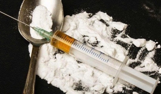 Đưa bạn về căn hộ 'mở tiệc' ma túy, sáng ra phát hiện một người tử vong