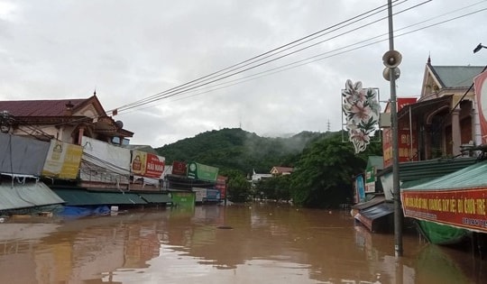 Áp thấp nhiệt đới nối tiếp bão số 3 gây đợt mưa rất lớn từ ngày mai