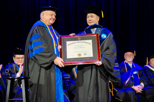 PGS.TS.BSCC Cung Hồng Sơn được trao bằng Giáo sư danh dự tại Mỹ