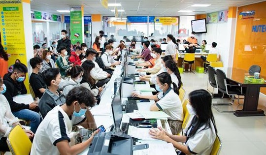 Nhiều trường đại học giảm mạnh điểm sàn xét tuyển