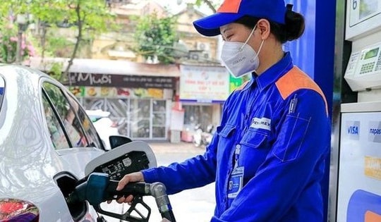 Giá xăng dầu tăng giảm đan xen, RON95 còn 19.709 đồng/lít