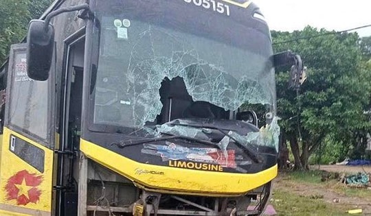 Lật xe khách ở Hà Tĩnh, 9 người tử vong