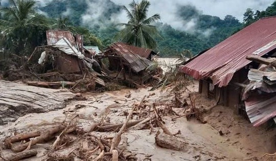 Bản làng Nghệ An hoang tàn sau lũ dữ