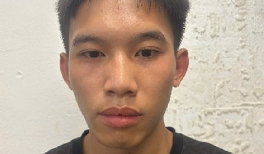 Hà Nội: Bắt giữ tài xế taxi 'cướp' điện thoại của du khách