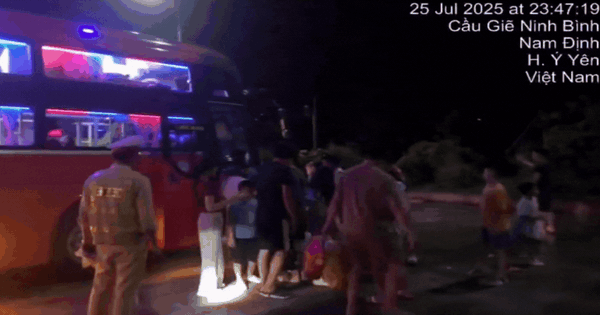 Sau 2 vụ tai nạn đặc biệt nghiêm trọng, xe Tân Kim Chi lại vi phạm hàng loạt lỗi trên cao tốc