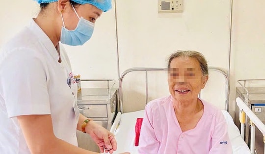 Vụ nhiều người nhập viện sau khi ăn giỗ ở Huế: Sức khỏe bệnh nhân hiện ra sao?