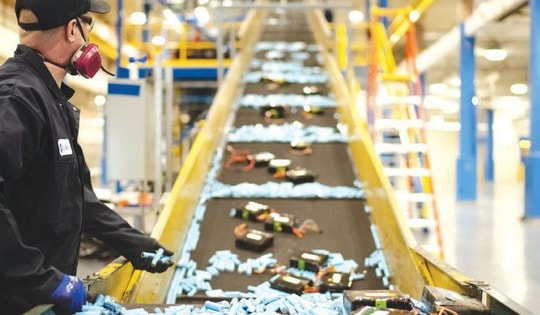 Những thách thức phải giải quyết để tái chế pin xe điện