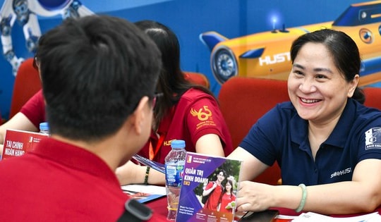 Những trường đại học tiên phong với công cụ quy đổi điểm xét tuyển