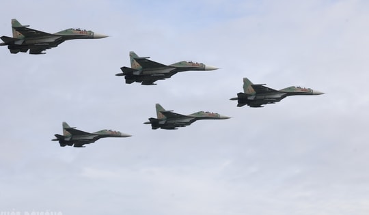 Đội hình Su-30MK2 'rèn gió luyện mây' cho ngày 2/9 lịch sử