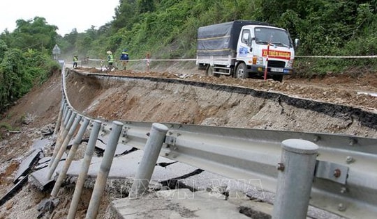 Hơn 190 vị trí còn ách tắc giao thông do ảnh hưởng của bão số 3