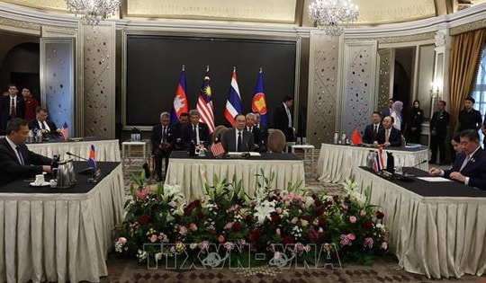 Thái Lan và Campuchia đồng ý ngừng bắn vô điều kiện