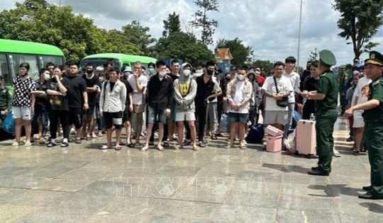 Tiếp nhận 85 công dân Việt Nam từ Campuchia