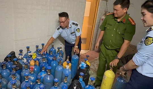 Đánh sập lò ‘khí cười’ trái phép, thu giữ hàng trăm bình khí N2O không rõ nguồn gốc