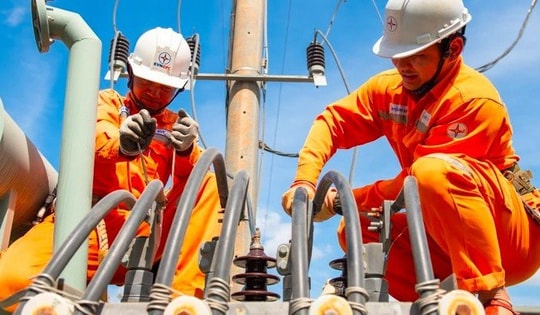 Hà Nội lập kỷ lục về công suất tiêu thụ điện toàn thành phố