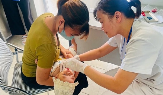 Khám sàng lọc, đánh giá dinh dưỡng định kỳ cho phụ nữ mang thai và trẻ em dưới 2 tuổi