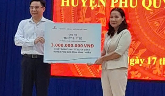 3 tỉ đồng tài trợ cho Trung tâm Y tế Quân dân y Đặc khu Phú Quý vẫn nằm trên… bảng tượng trưng