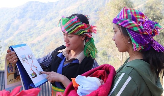 Nhiều tin vui dành cho nhân viên y tế thôn bản và cô đỡ thôn bản