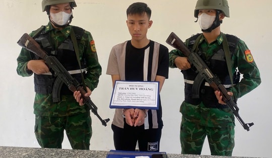 Bắt giữ thanh niên 21 tuổi tàng trữ lượng lớn ma túy