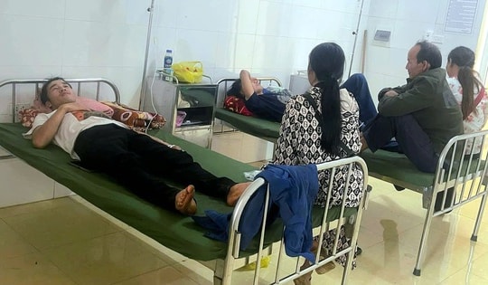 Ăn nhầm nấm lạ, 2 người dân ở Nghệ An suýt mất mạng