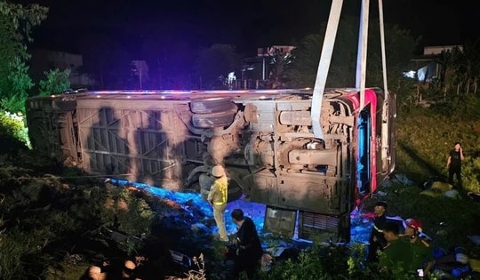 Xe khách chỉ chiếm 2,5% tổng phương tiện giao thông nhưng liên quan hơn 40% vụ tai nạn chết người