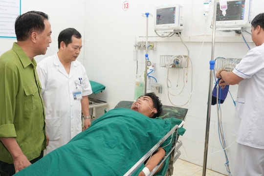 Sở Y tế Điện Biên lập trạm y tế lưu động, đưa tổ cấp cứu vào vùng lũ bị chia cắt