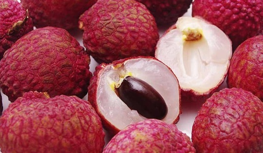 Ăn nhiều quả vải có ngộ độc không, ăn bao nhiêu để không bị nóng và tăng cân?