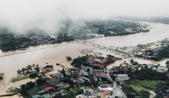 Thiên tai gia tăng, bão và mưa lớn diễn biến phức tạp trong tháng 8