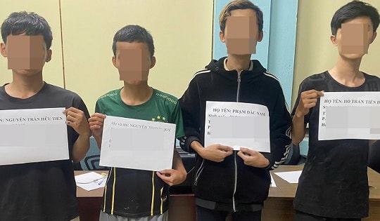 4 thanh niên trộm hàng loạt ắc quy bán lấy tiền chơi game